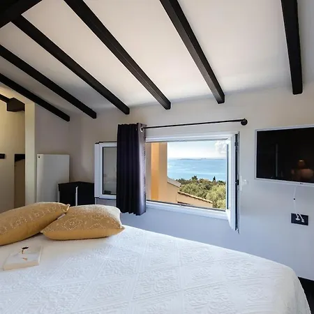 Terra Rossa 3bd With Seaview * Pyrgi (Corfu)