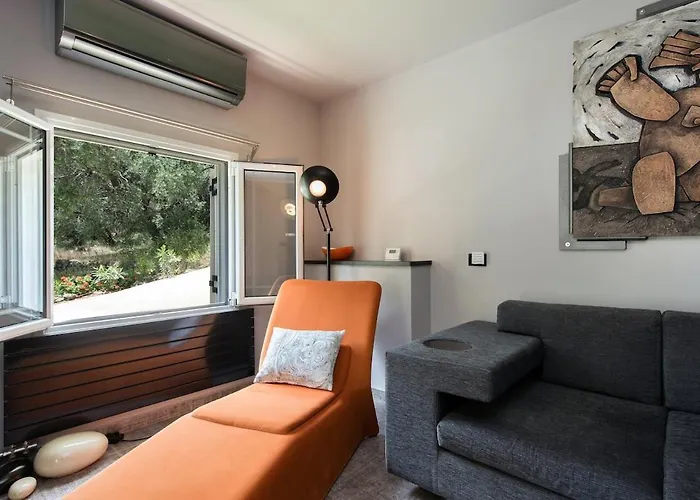 Terra Rossa 3bd With Seaview *